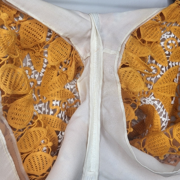 Tory Burch Yellow Crochet Lace Women Shorts Size 4 - Picture 9 of 9